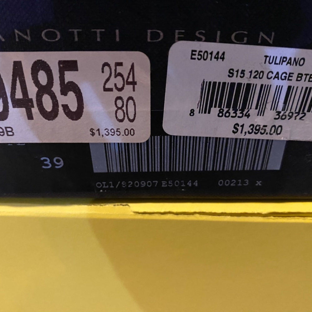 Shoes - Picture 4 of 4